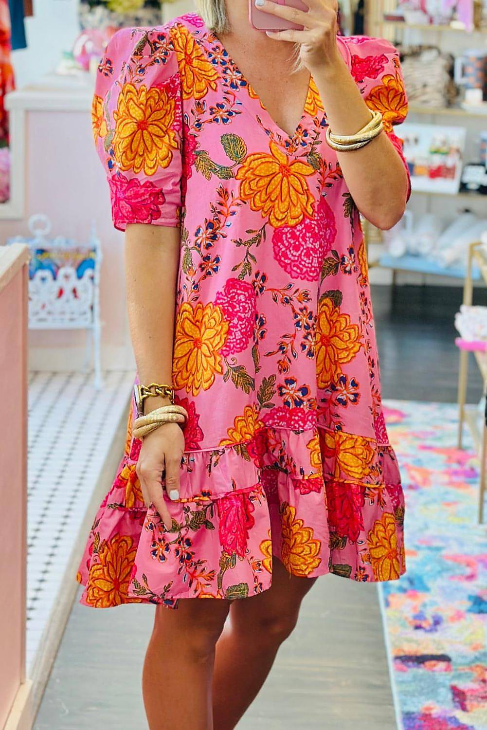 Mini vestido rosa floral com manga bolha v presa de pescoço