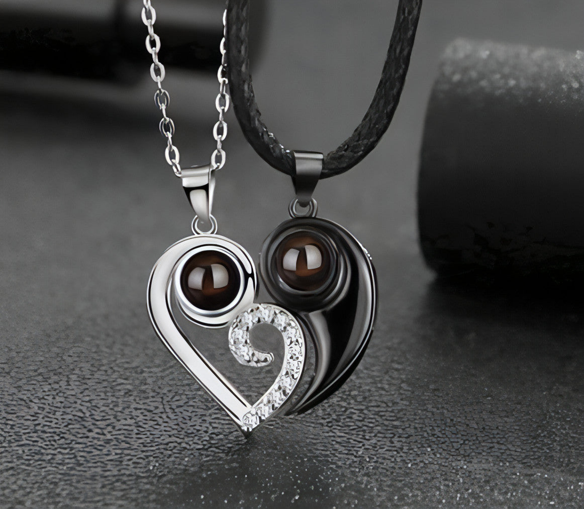 Ove Shaped Couple Splicing Projection Necklace