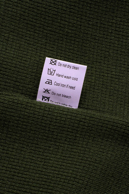 Pull en tricot uni à manches rayées vert