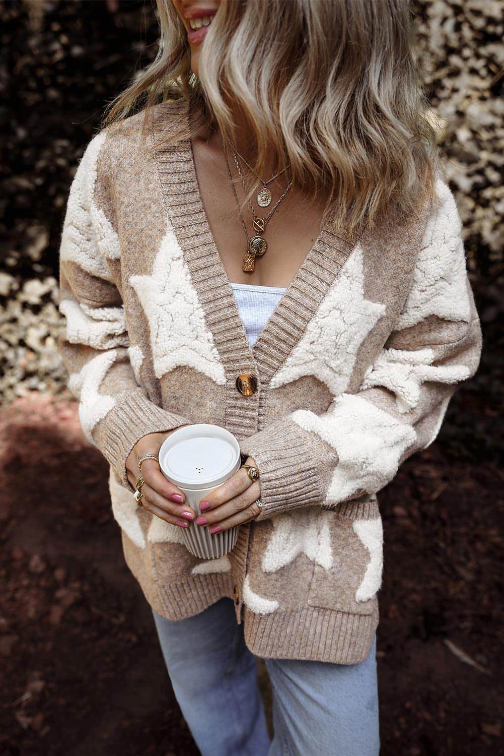 Cardigan maglione strutturato con motivo a stella Sherpa kaki con tasche