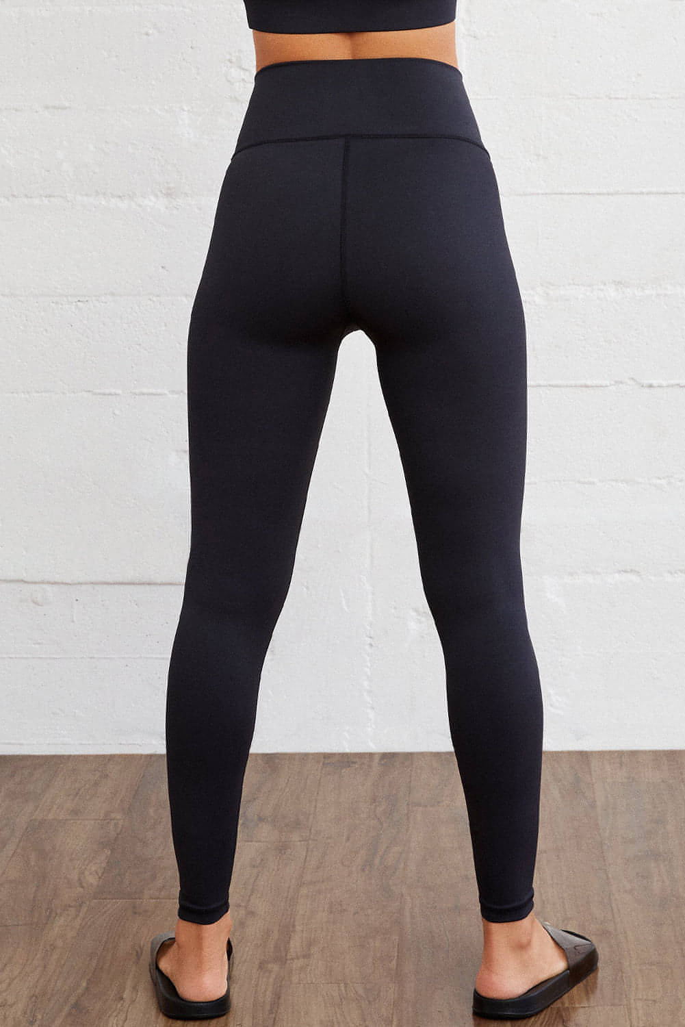 Leggings ativos com cintura preta em arco preto