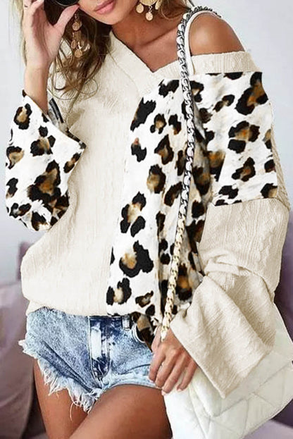 Maglione con scollo a V a maniche larghe patchwork leopardato beige asimmetrico