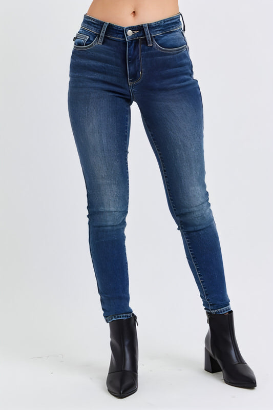 Judy Blue Full Size Run Mid-Rise midjan Skinny Jeans med termiskt foder