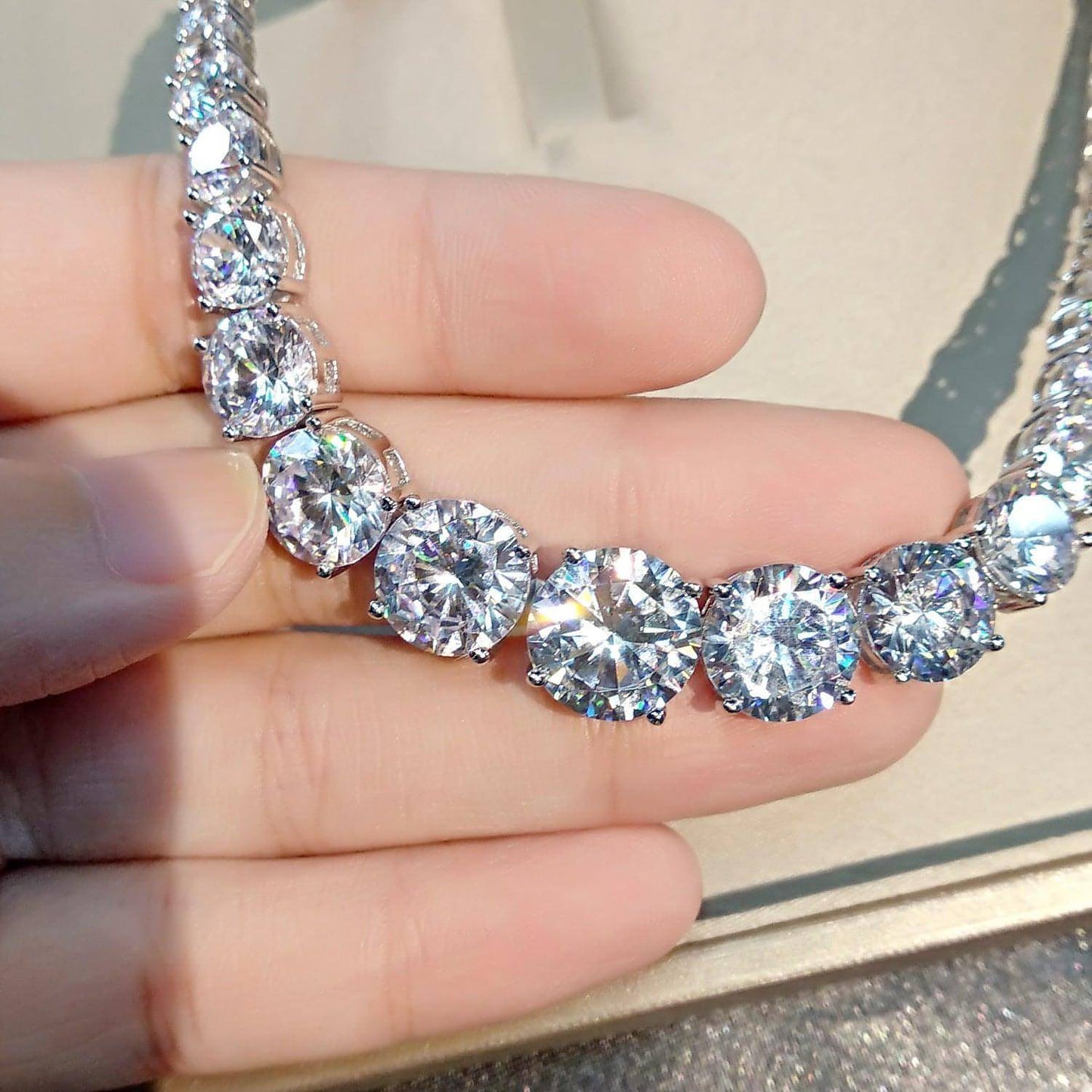 Collar de diamantes de una hilera con moissanita en plata de ley 925 para mujer