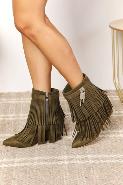 Legend Women's Tassel Tassel Wedge Heel Booties