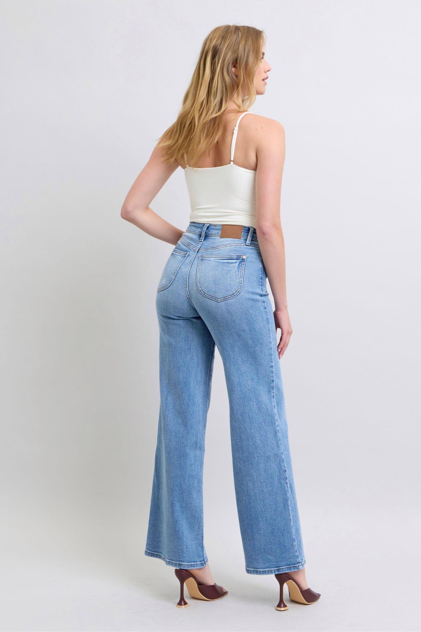 Judy Blue Full Size Jeans med brede ben og lommer