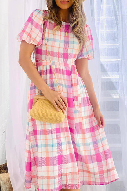 Vestido midi con cinturón y mangas abullonadas a cuadros en color rosa