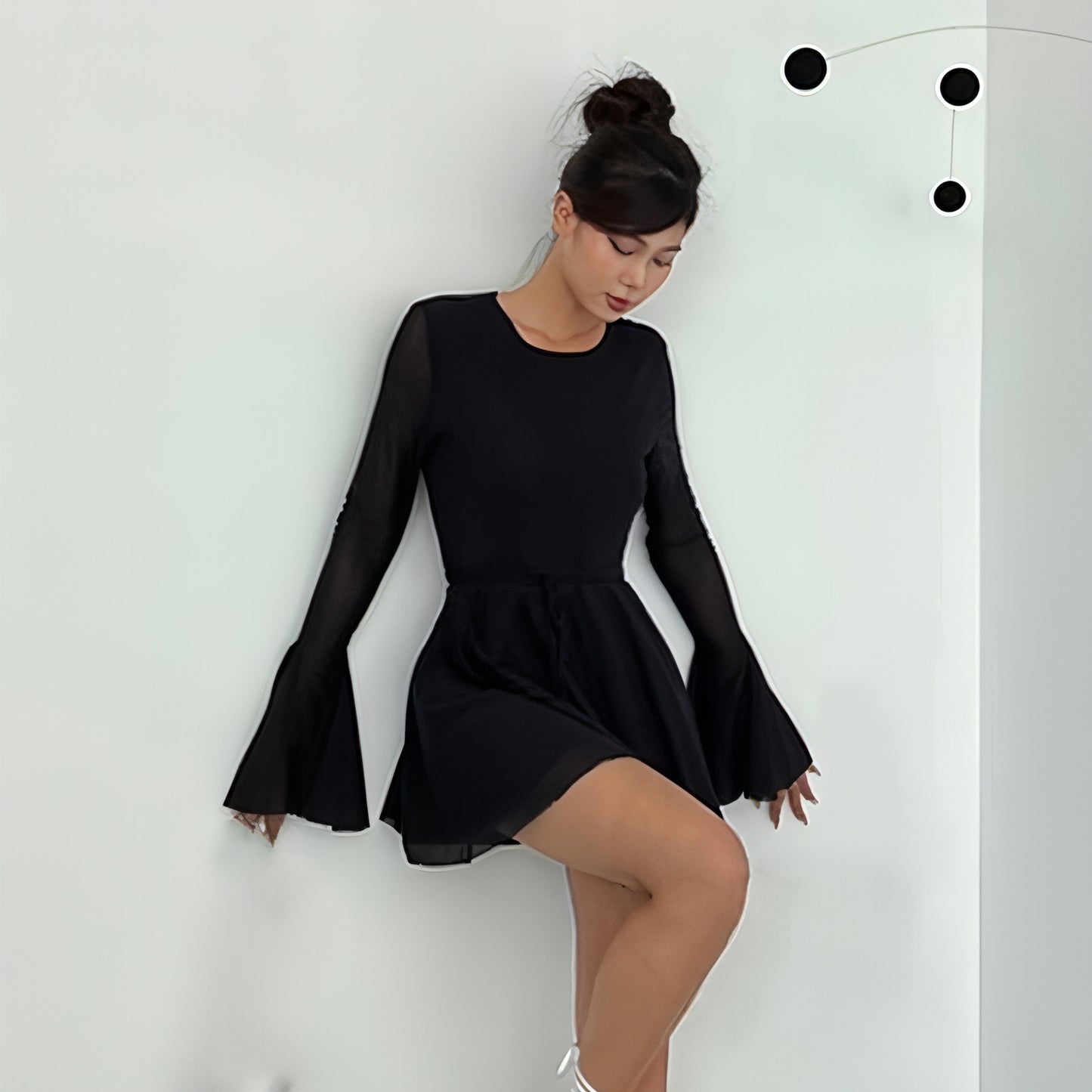 Temperament Crew Neck Horn Long Sleeve Mesh Dress Skinny Skirt