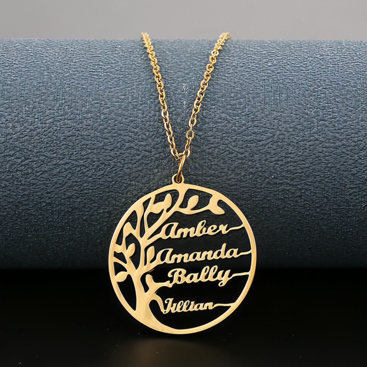 Personalized Name Circle Pendant Necklace – A Unique & Meaningful Keepsake!