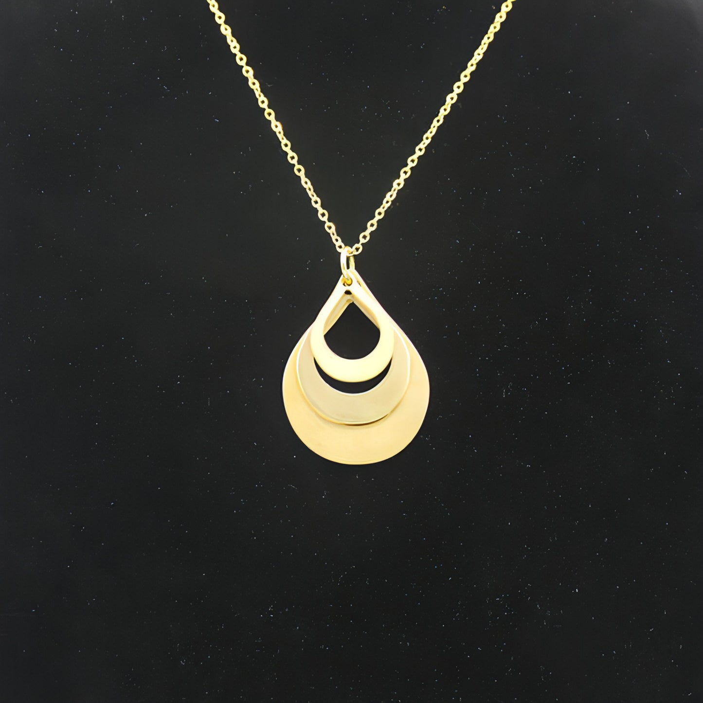 Elegant Water Drop Pendant Necklace – Personalized Engraving Jewelry Gift