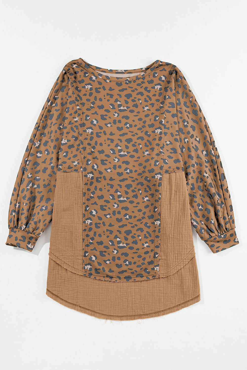 Blusa de retalhos de leopardo de borda crua de borda marrom