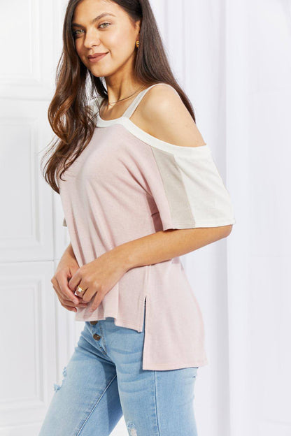 Andree by Unit – T-Shirt „Something Simple“ in voller Größe mit Cold-Shoulder-Design