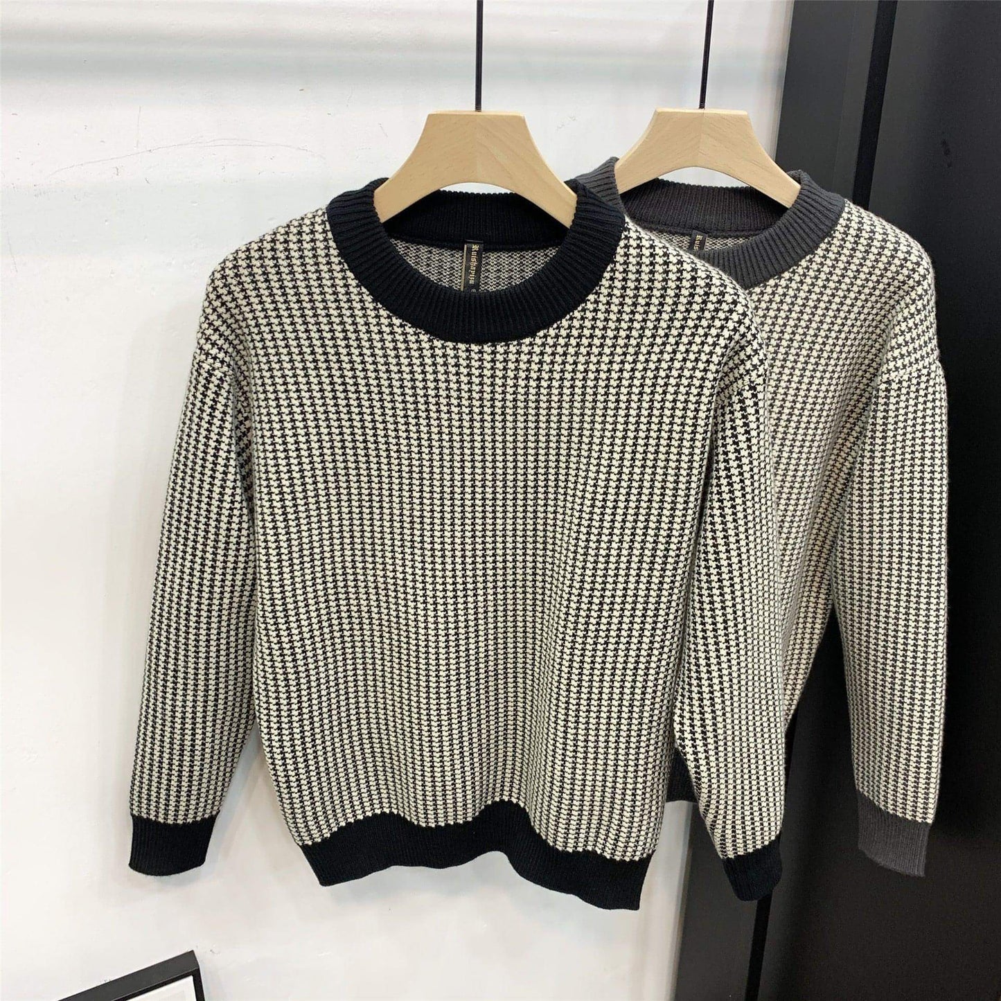 A. Round Neck Base Slim Fit Pullover Thick Plaid Sweater