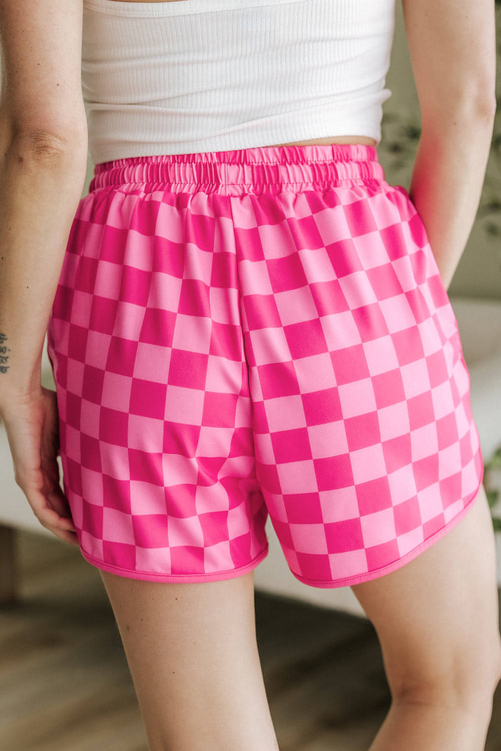 Lässige Shorts mit rosa kariertem Kordelzug und elastischem Bund