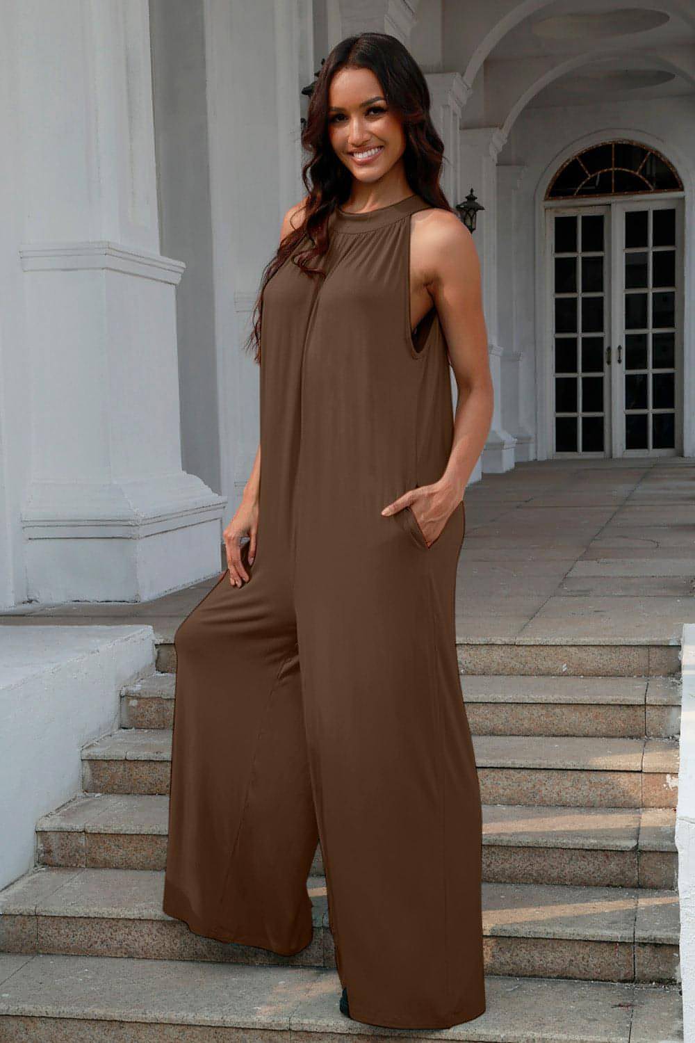 Double Take – Ärmelloser Jumpsuit in voller Größe mit Cut-outs und Bindeband hinten