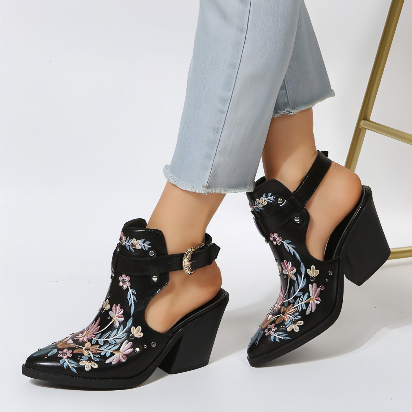 Personalized Retro Embroidery Rivet High Heels Chunky Heel