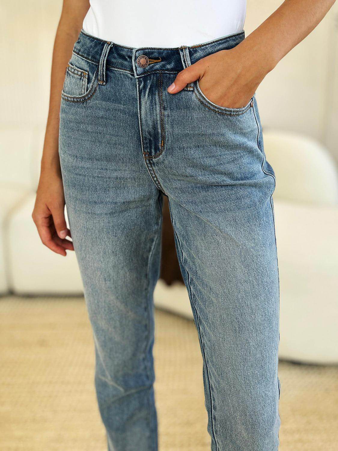 Jeans Judy blu a grandezza naturale a vita media rigidi con orlo magico