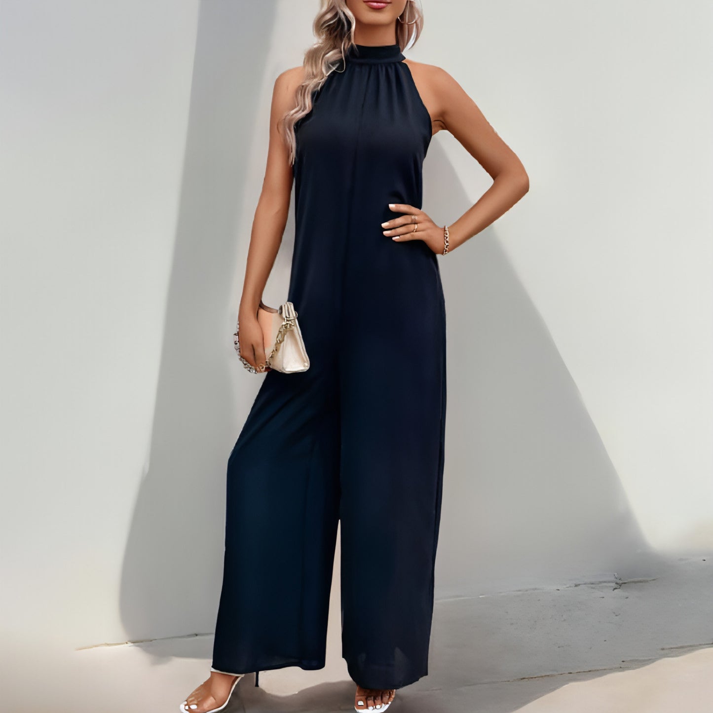 Modischer Jumpsuit mit Neckholder, gerader Einteiler