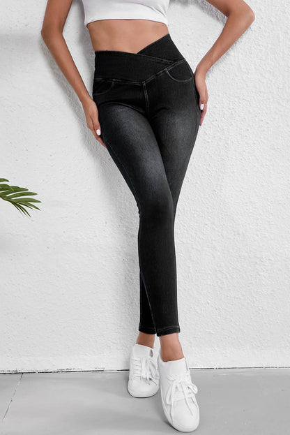 Jeggings slim fit elasticizzati con vita arcuata neri