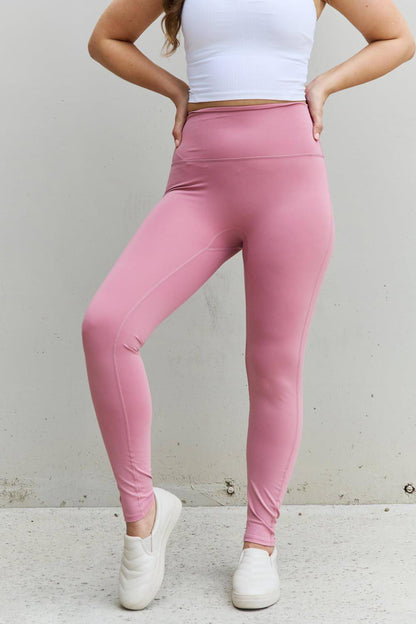 Leggings deportivos de talle alto y talla grande Zenana Fit For You en rosa claro