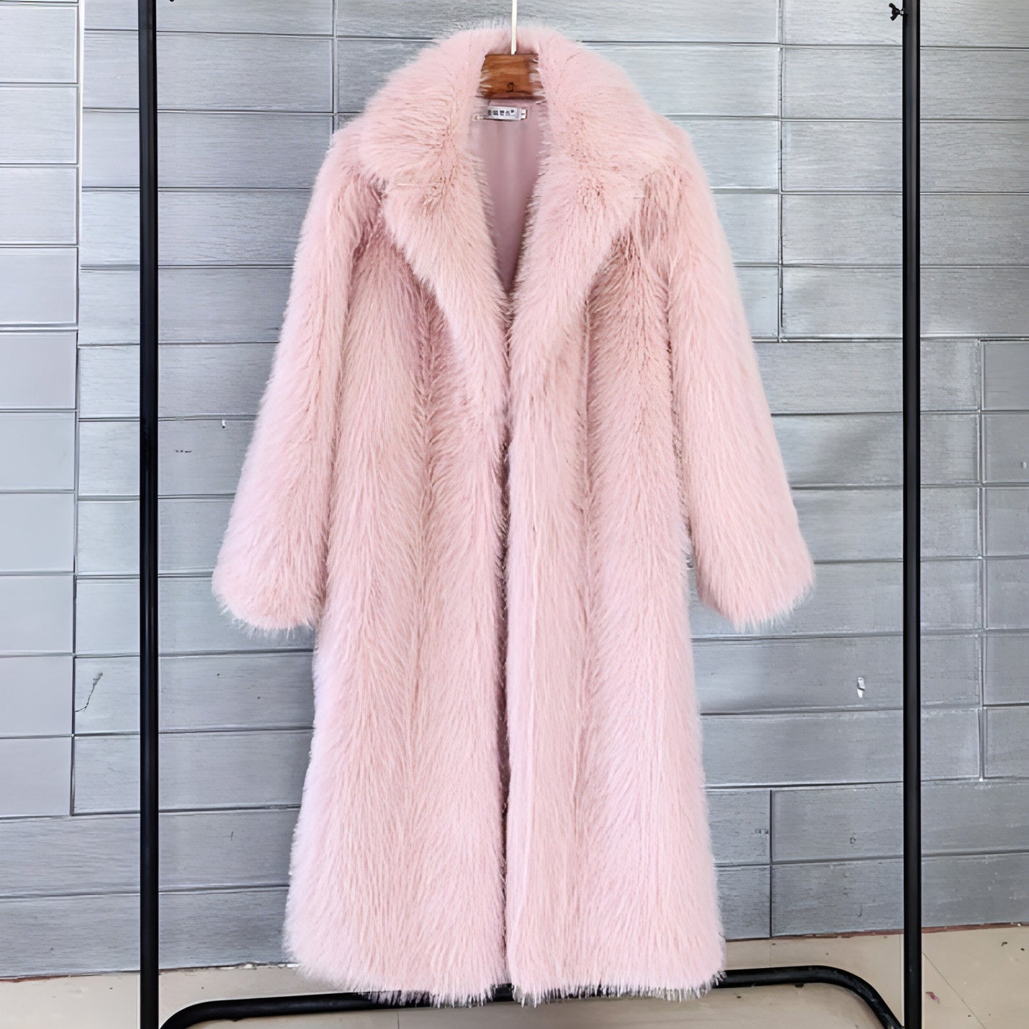 A Women's Suit Collar Jacket Fur