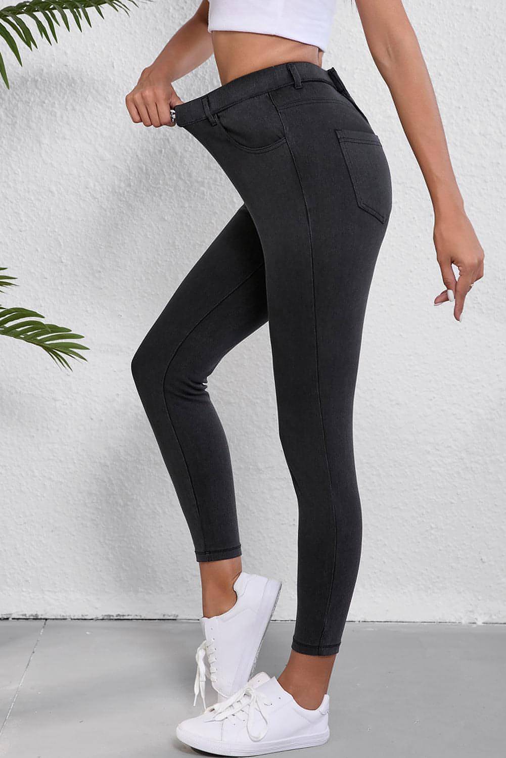 Schwarze Skinny-Fit-Jeans mit knöchelhohem Bund