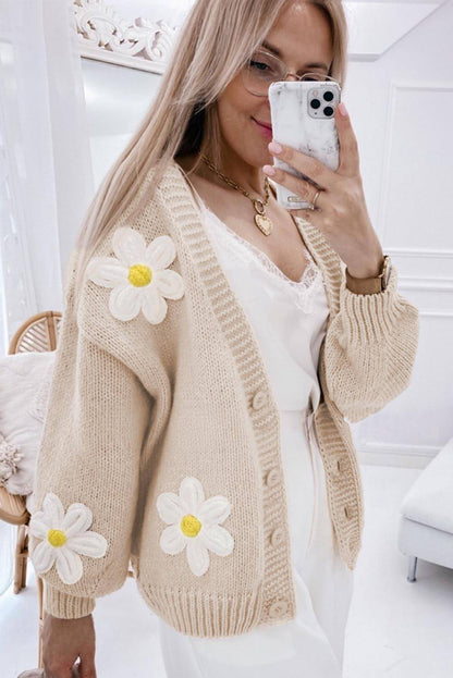 Pergament Elegant blomsterdekor-knapp foran cardigan