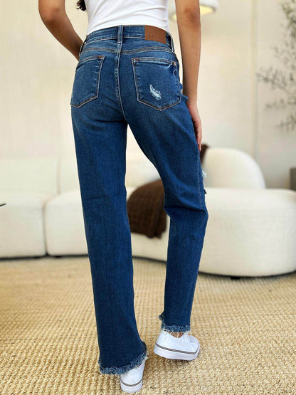 Jeans Judy blu a grandezza naturale a vita media con orlo grezzo invecchiato