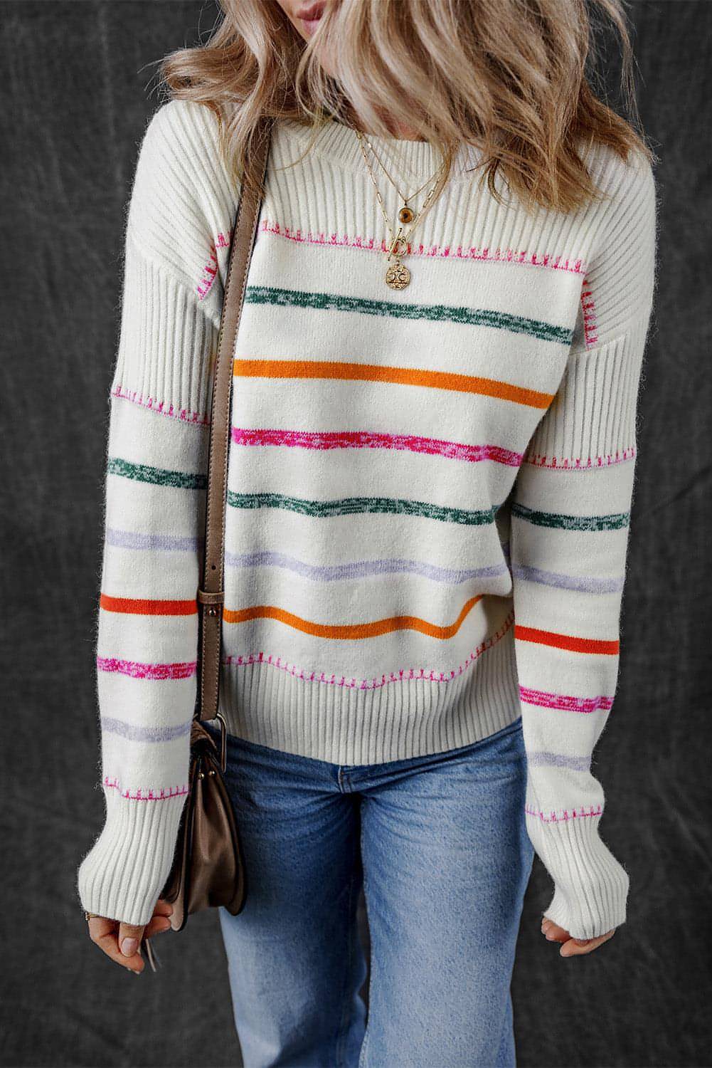 Maglione con finiture a coste a righe colorate bianche