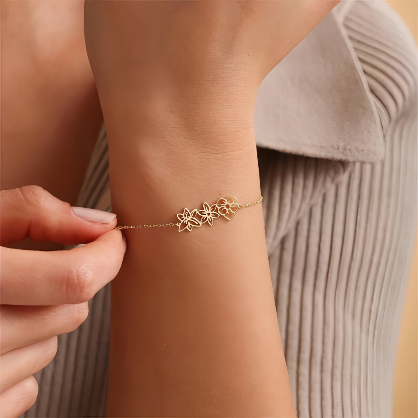 Minimalist and Versatile Flower Bracelet – Birth Month Jewelry for December