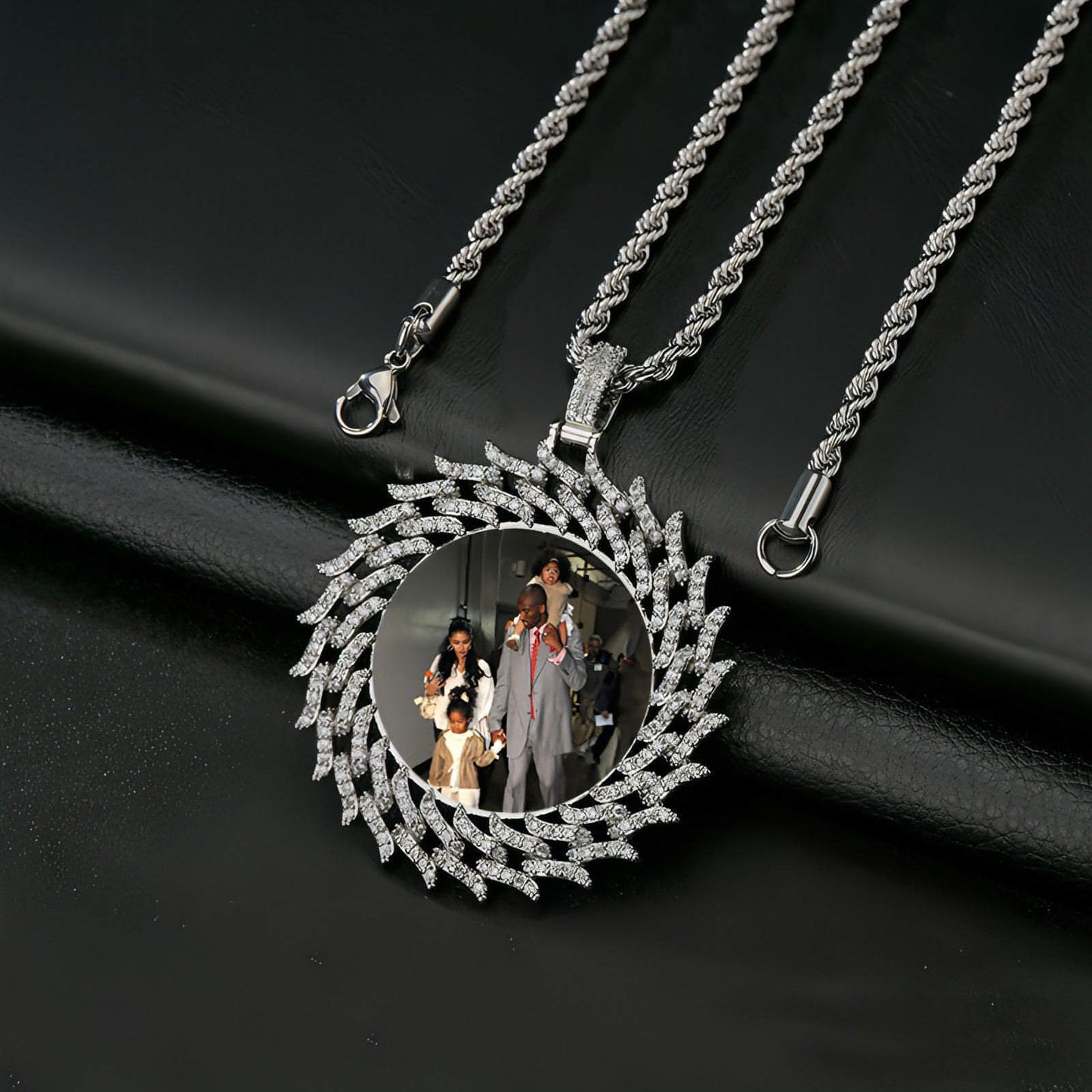 Personalized Round Diamond Sunflower Necklace – Custom Photo & Engraved Pendant