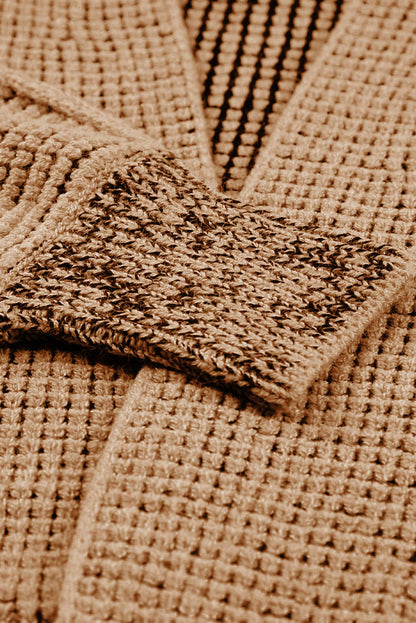 Brauner, grob gestrickter Cardigan mit übergroßem Kragen und Waffelmuster