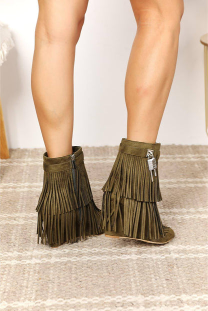 Legend Women's Tassel Tassel Wedge Heel Booties