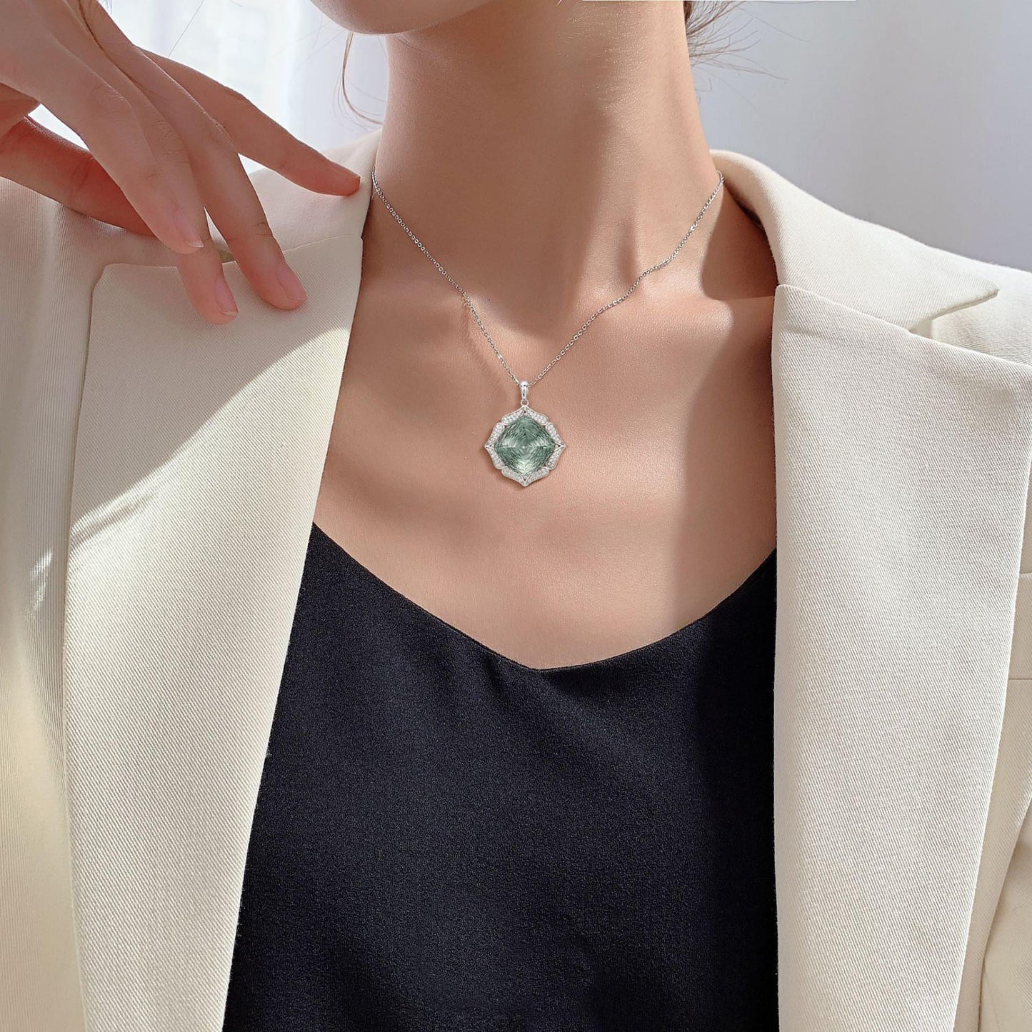 European And American Entry Lux Sweater S925 Silver Inlay Large Natural Green Crystal Pendant