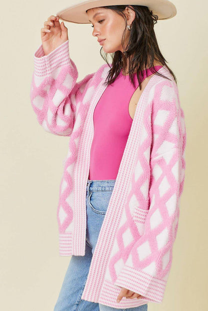 Cardigan con tasca frontale aperta in maglia con motivo a rombo rosa