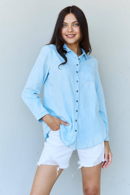 Doublju Blue Baby Denim Button-Down-Hemdoberteil in Hellblau