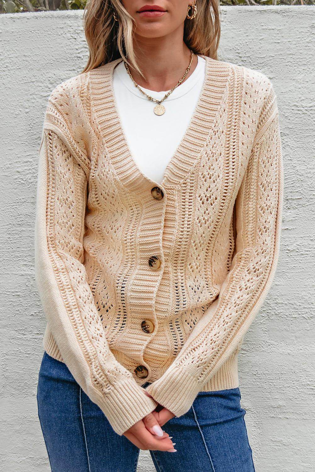 Cardigan maglione con spalle scoperte in maglia aperta beige