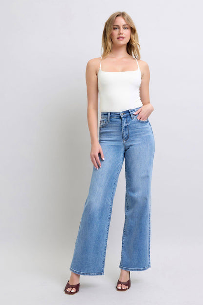 Judy Blue Full Size Jeans med brede ben og lommer