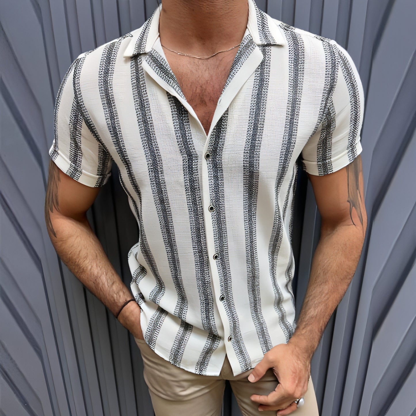 Camisa informal de rayas con cuello alto para hombre