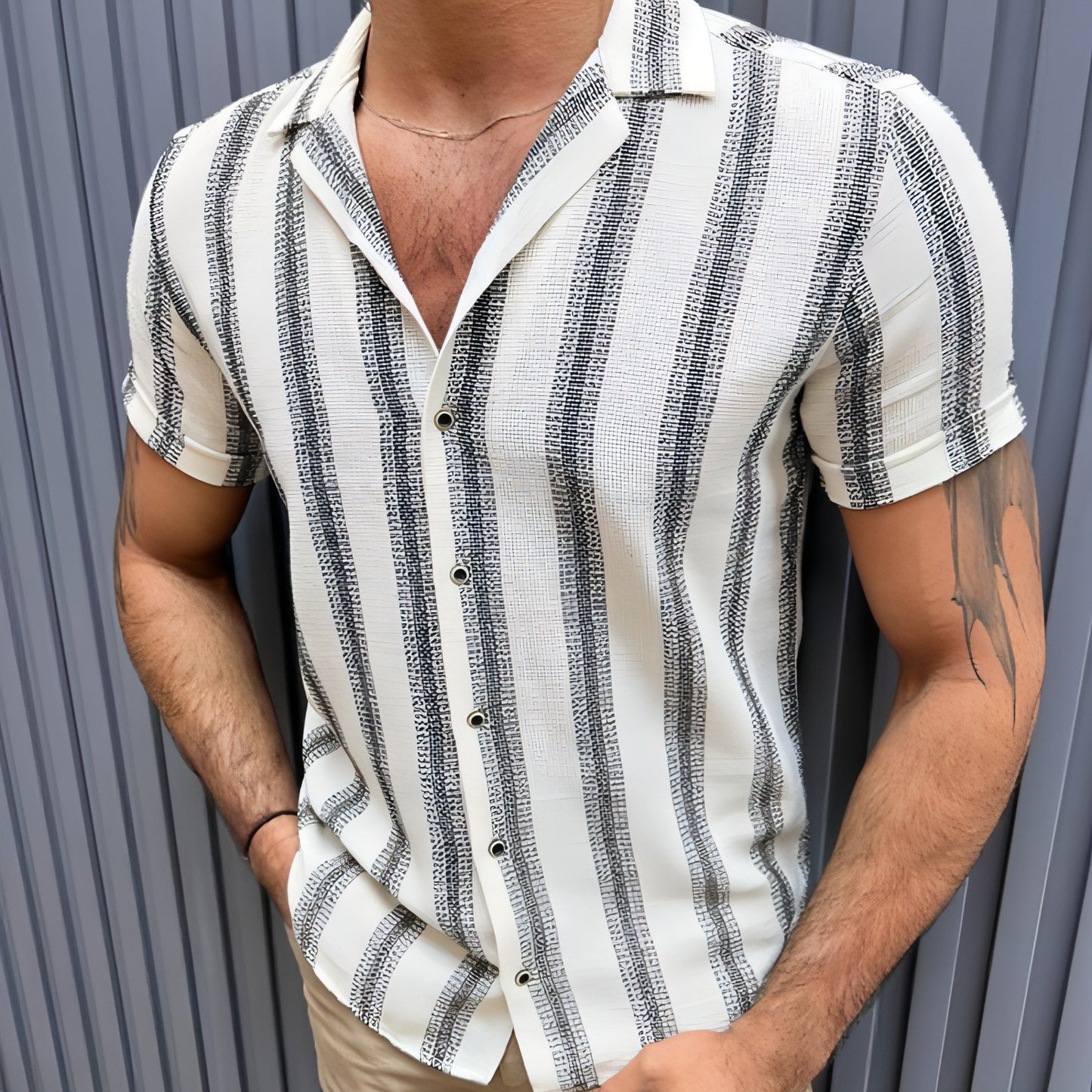 Camisa informal de rayas con cuello alto para hombre