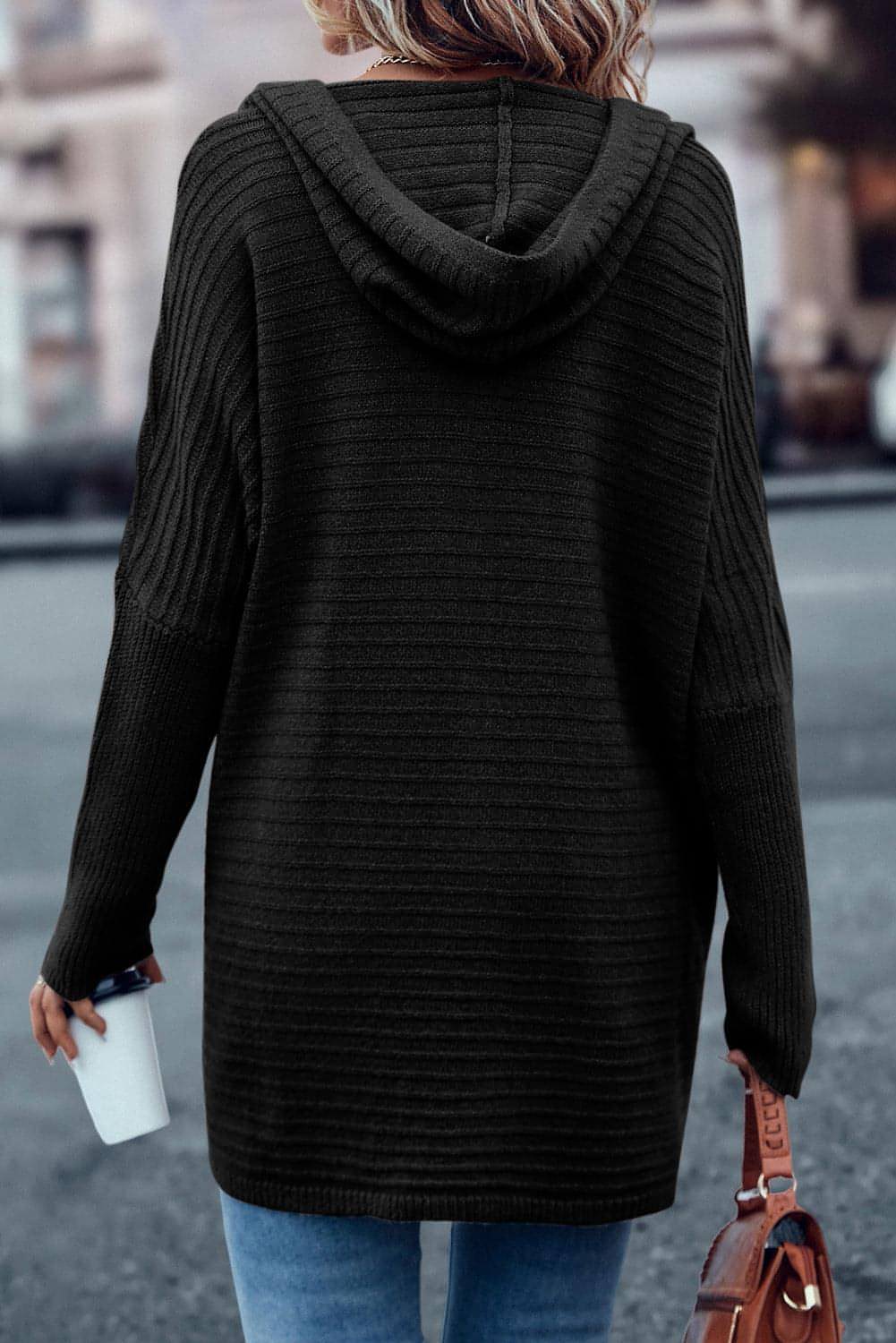 Svart horisontalt ribbein strikket åpen front hette cardigan