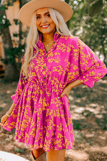 Vestido túnica corto fluido con cordón y estampado floral rosa