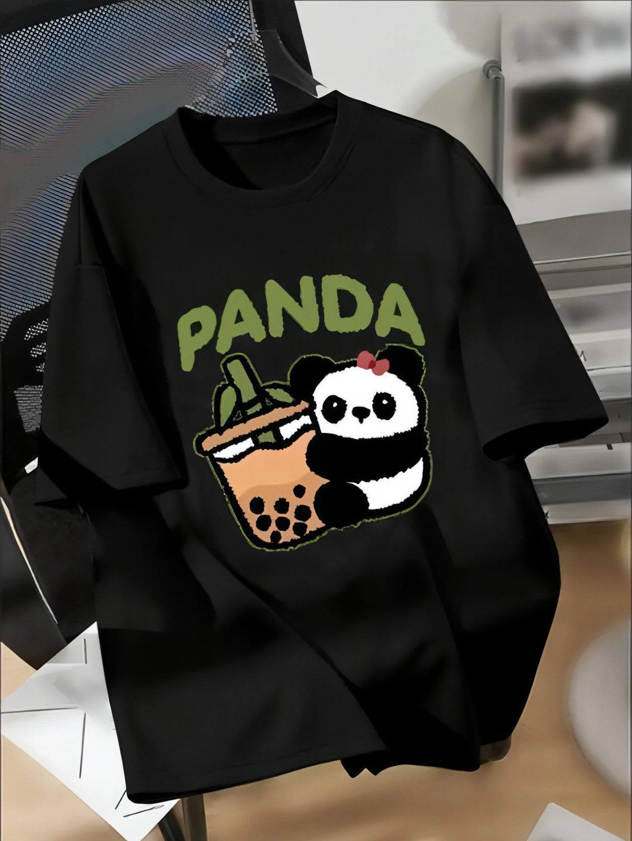 KUQIQIBOY Camiseta informal de manga corta para adolescentes, camisetas de cuello redondo con estampado gráfico de panda de dibujos animados y té con leche para hombres, blusas ligeras, cómodas y frescas para primavera y verano