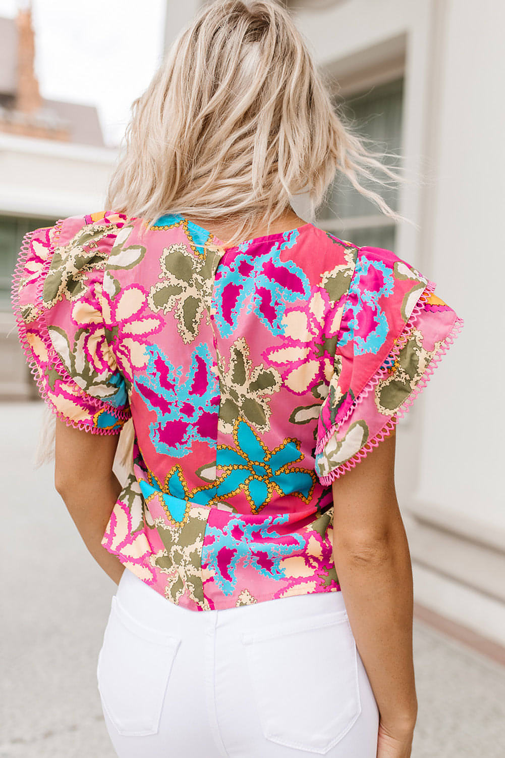 Veelkleurige levendige bloemenprint getrimde ruches mouw blouse