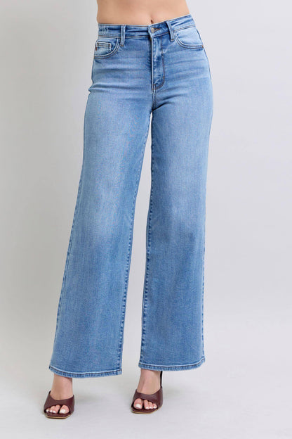 Judy Blue Full Size Jeans med brede ben og lommer