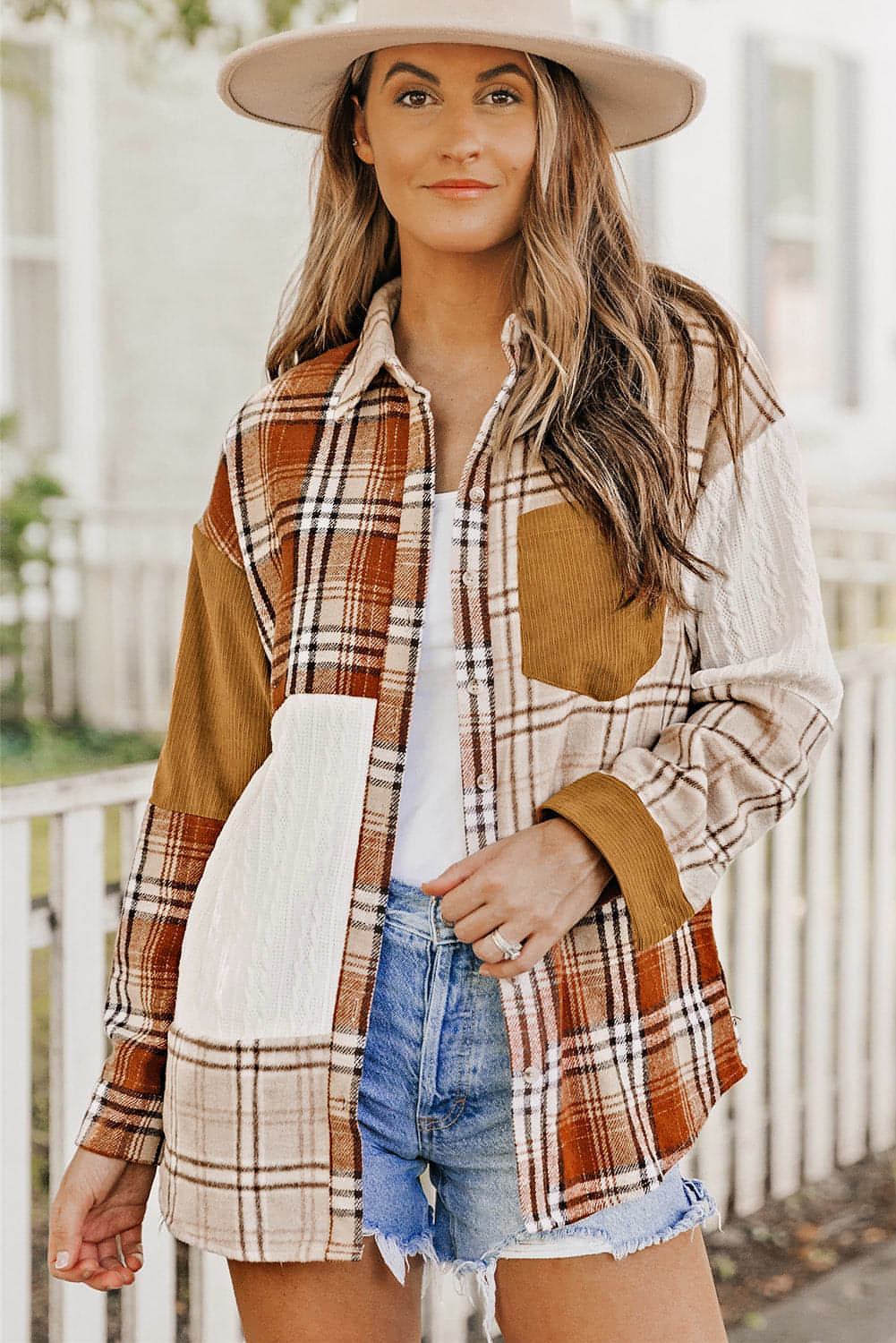 Chaqueta tipo camisa con bolsillo y diseño de cuadros en color naranja