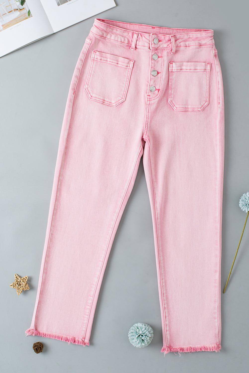 Aprikosen rosa Multi -Knöpfe Rohkanten -Erntejeans