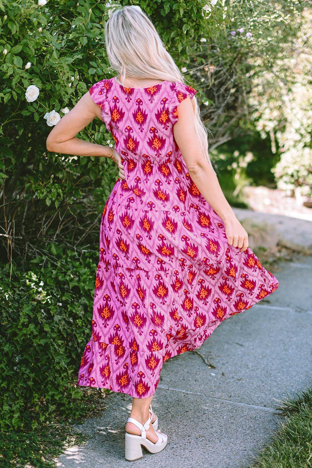 Maxikleid mit Bonbon-Retro-Print, verdrehter Vorderseite und Rüschenärmeln