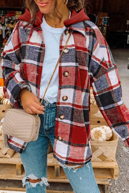 Veste à capuche rouge vif à carreaux boutonnée sur le devant