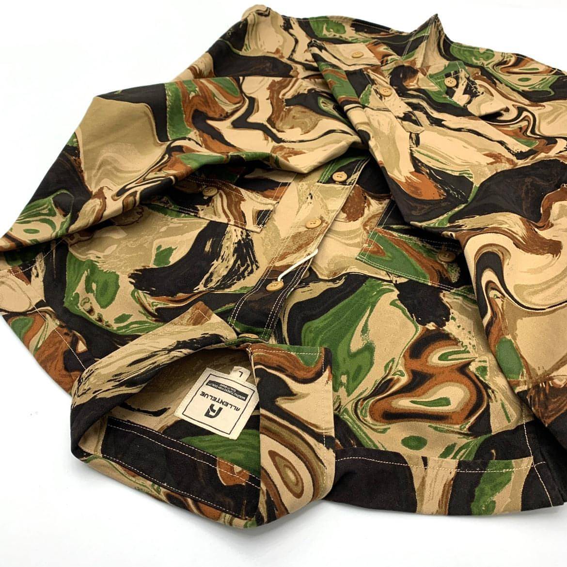 Hermosa camisa de vestir de camuflaje para hombre